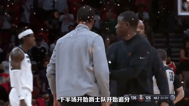 FB体育官网-火箭大胜比赛，球员合力拼搏获取胜利