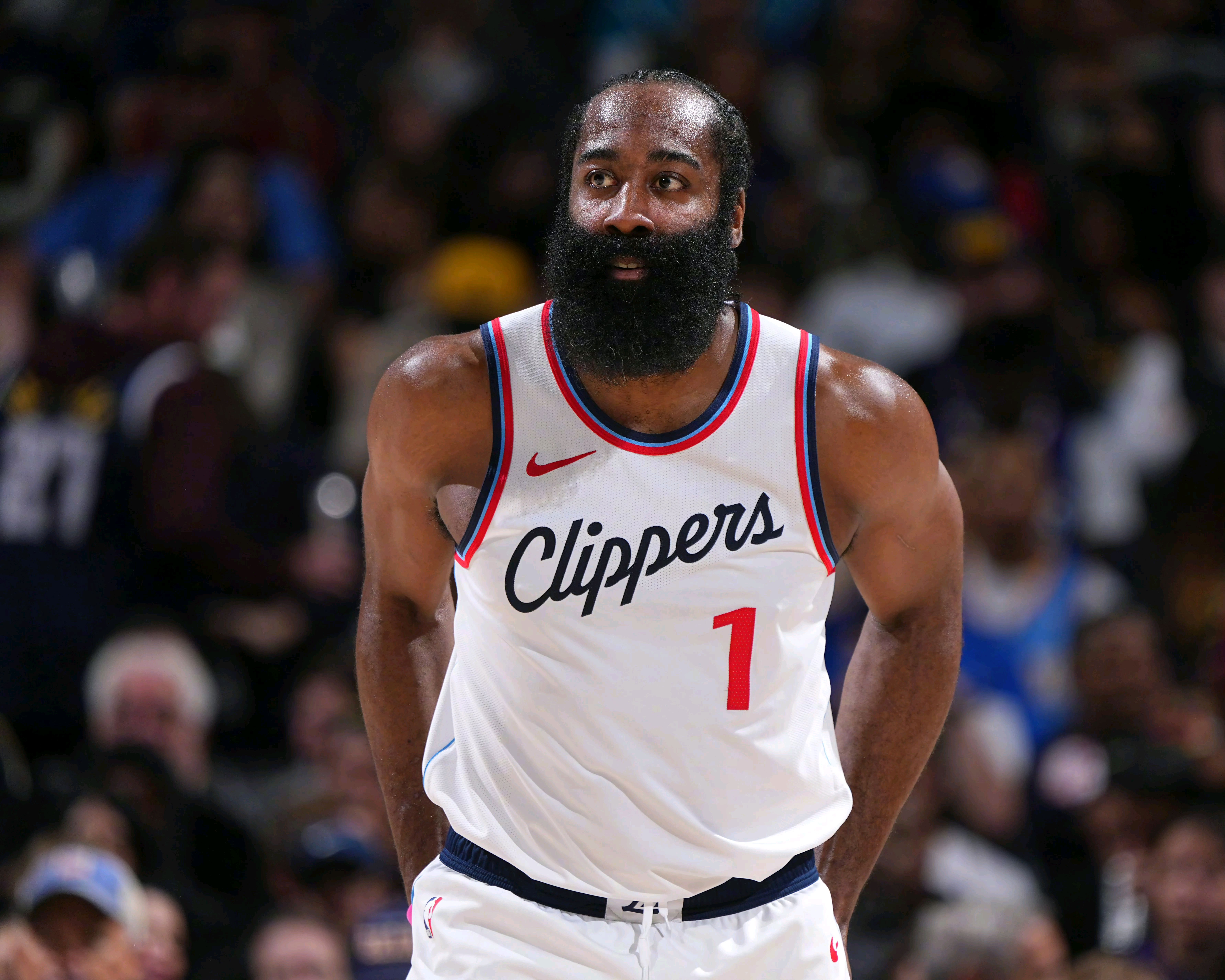 FB体育官网-火箭轻松击败国王，哈登三分球表现高效