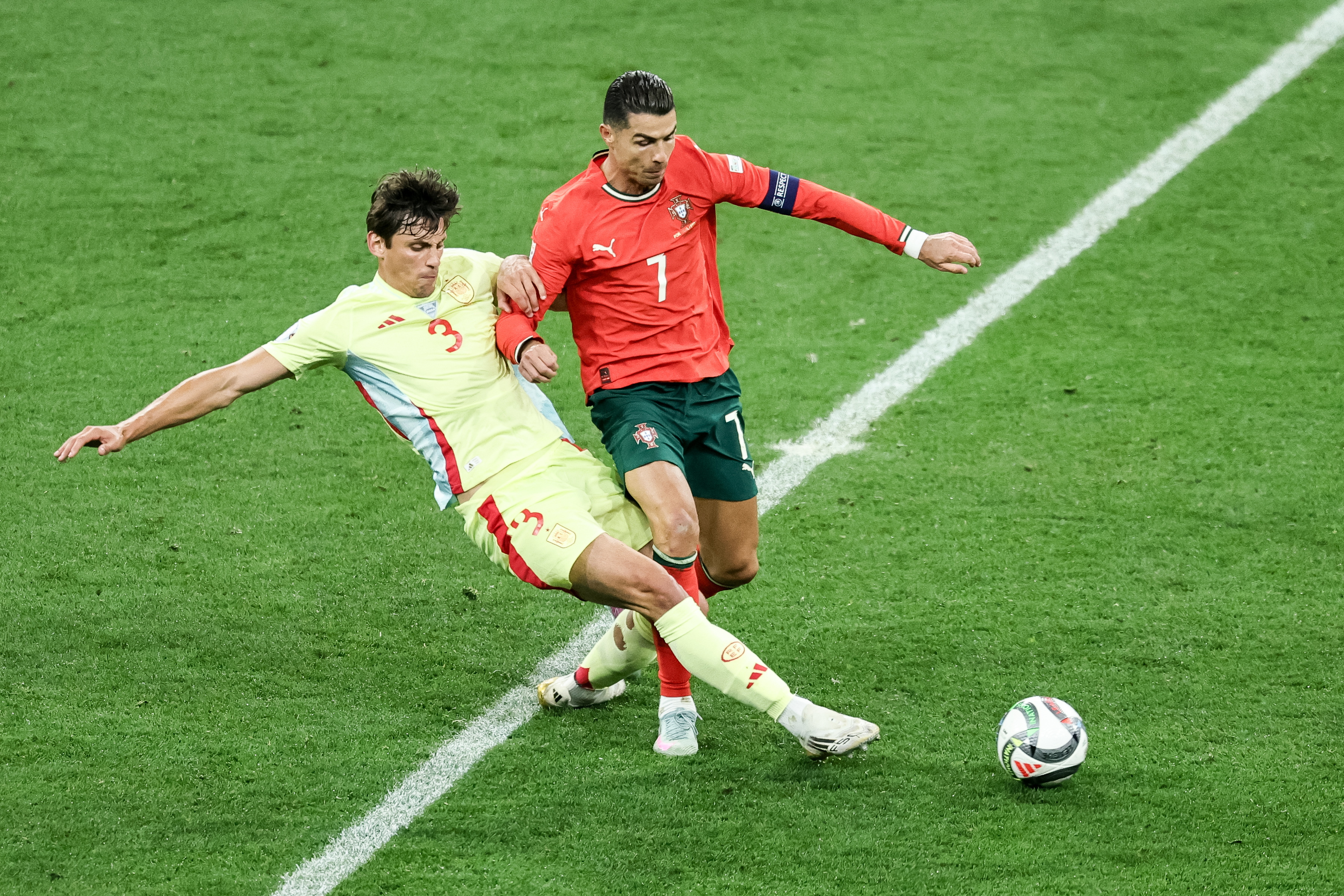 FB体育-高水平足球联赛即将掀起新一轮激烈角逐