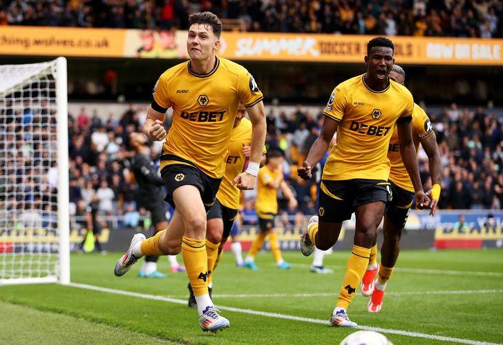 FB体育官方网站-埃弗顿客场击败狼队，重返前四