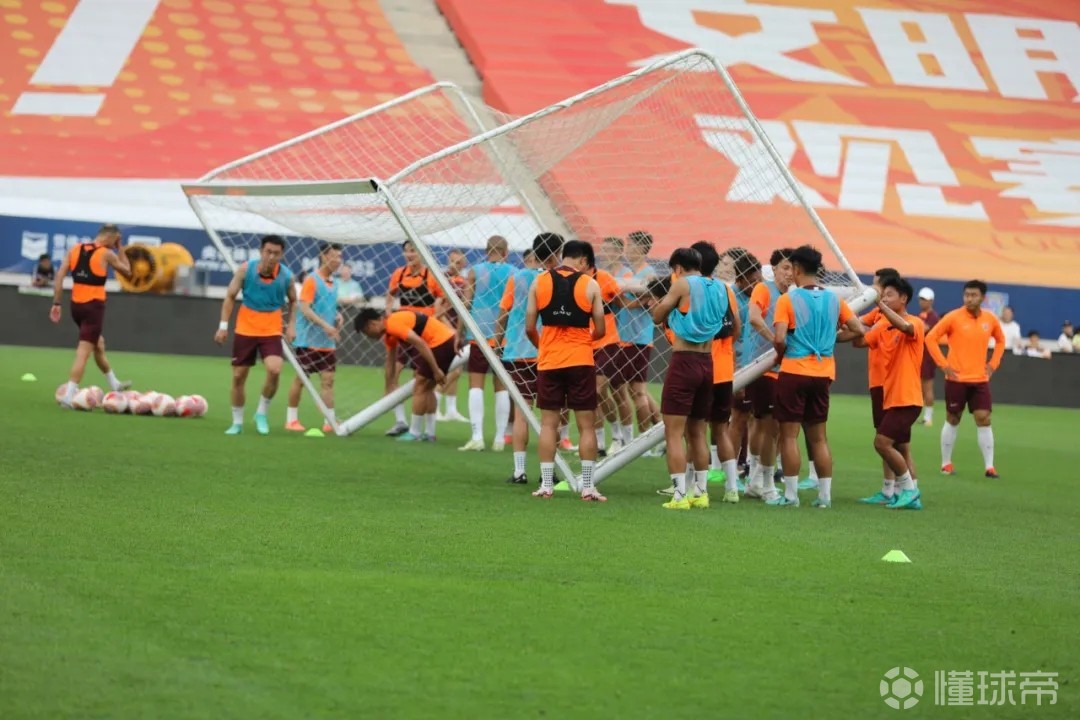 FB体育官网-球员表现出色赢得全场掌声