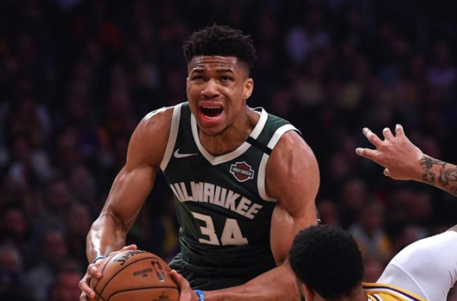 FB体育-猛龙成功击败强敌，展现出色团队实力