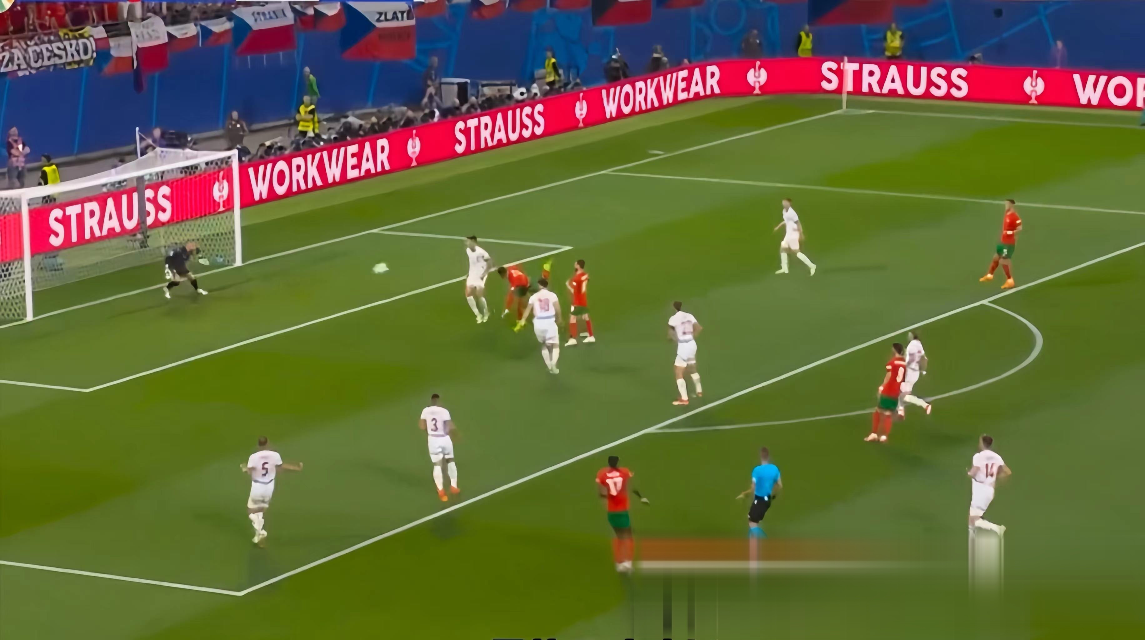 FB体育官方网站-捷克队实现惊艳逆袭,成功晋级欧洲杯半决赛