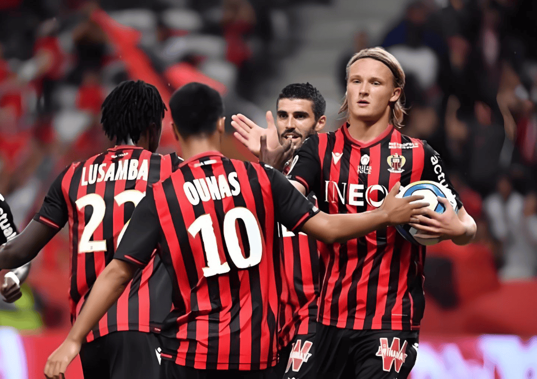 FB体育平台-圣埃蒂安客场逼平对手，法甲战局不明朗